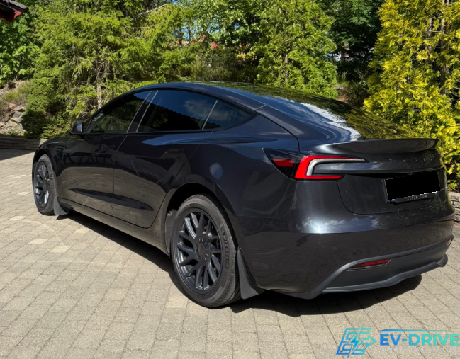 Tesla Model 3 Long Range AWD 4d