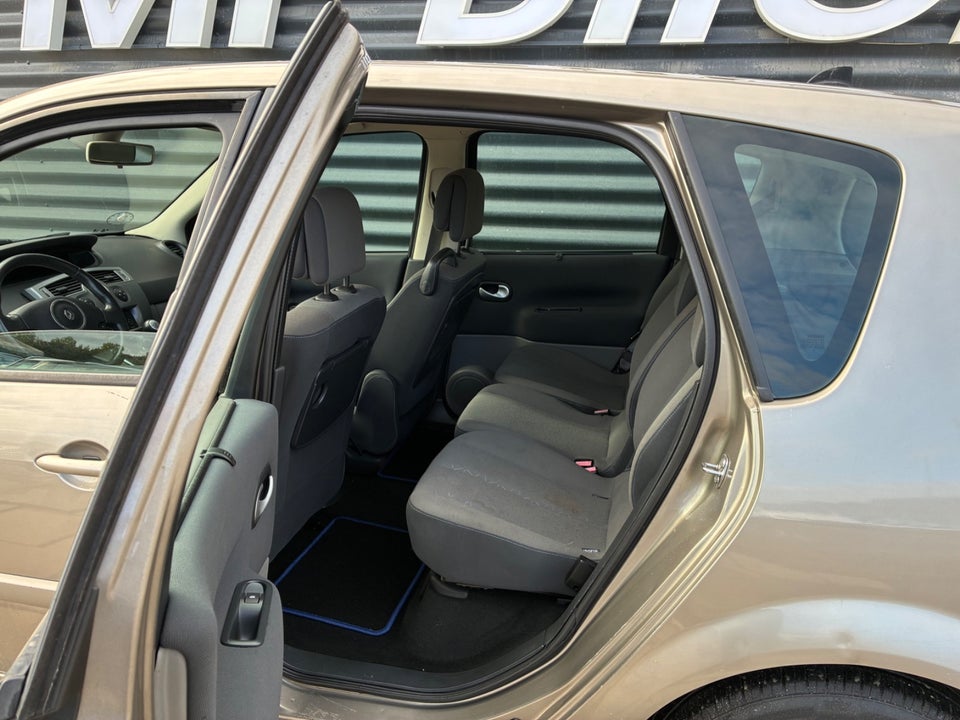 Renault Scenic II 1,9 dCi 130 Authentique 5d
