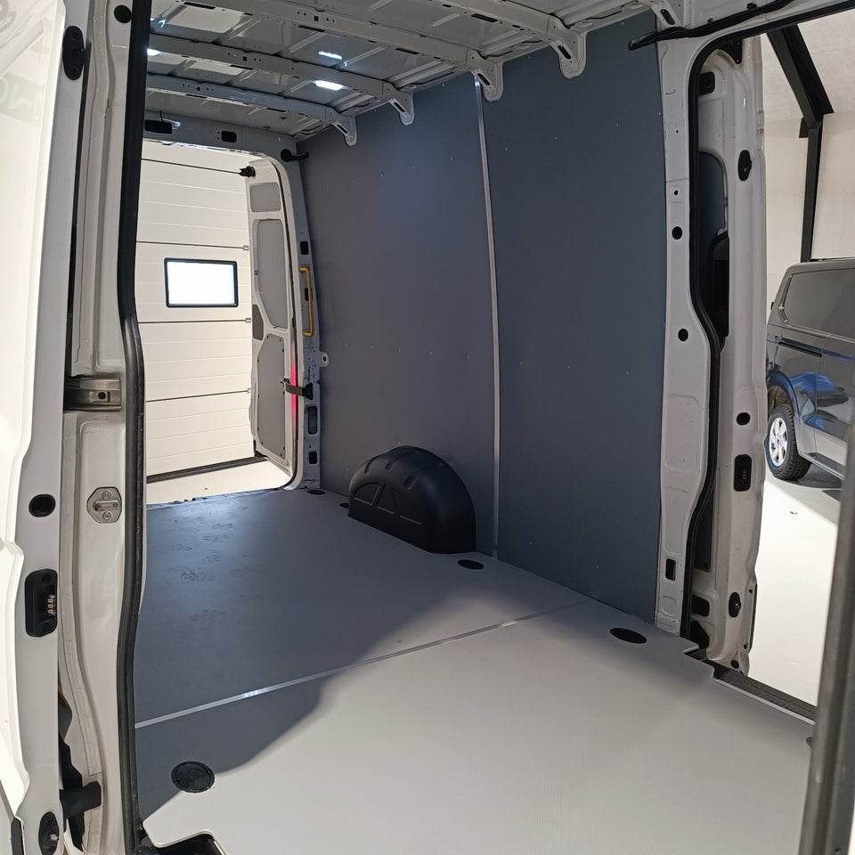 MAN TGE 2,0 3.180 Kassevogn L4H3 aut. FWD