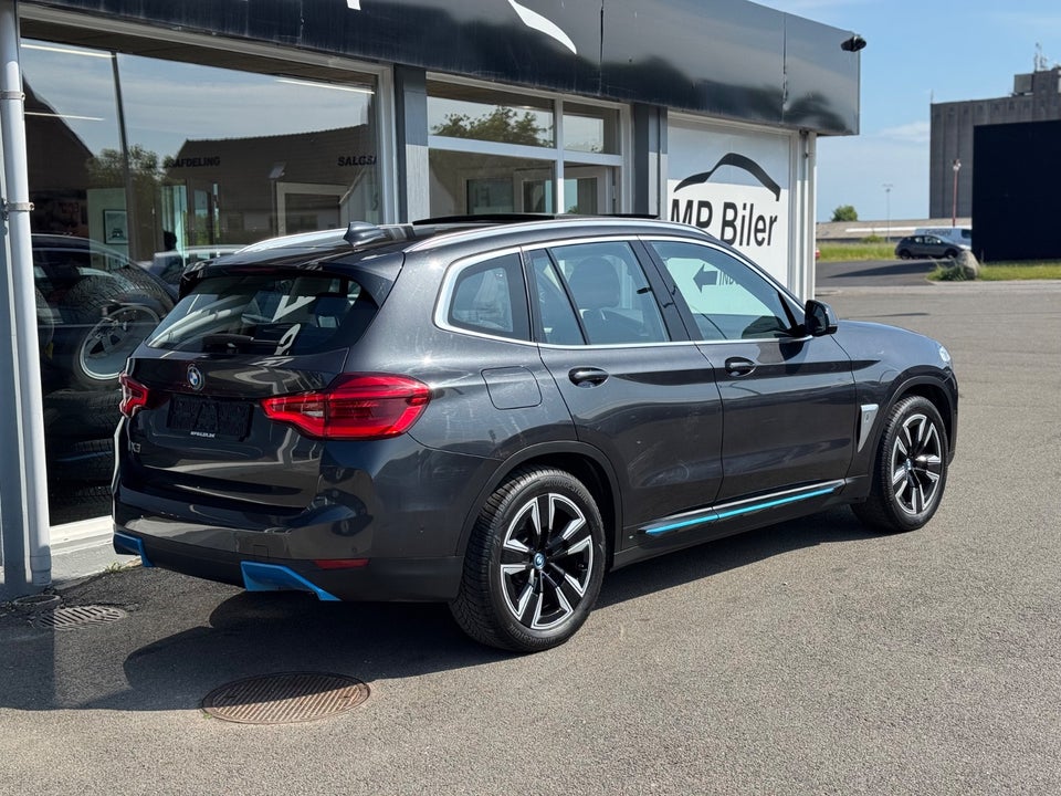 BMW iX3 Charged 5d