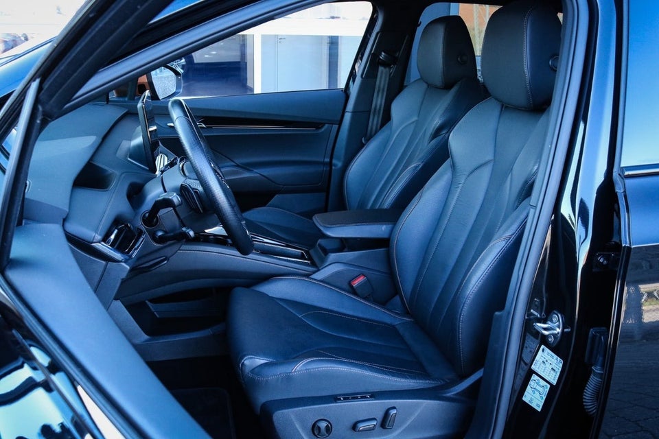 Skoda Enyaq 80x iV Founders Edition 5d