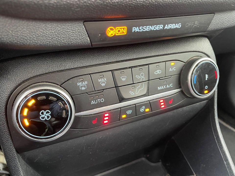 Ford Fiesta 1,0 EcoBoost mHEV Titanium X 5d