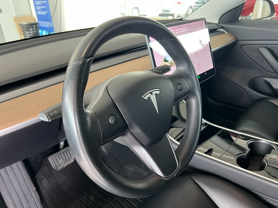 Tesla Model 3 Standard Range+ RWD 4d