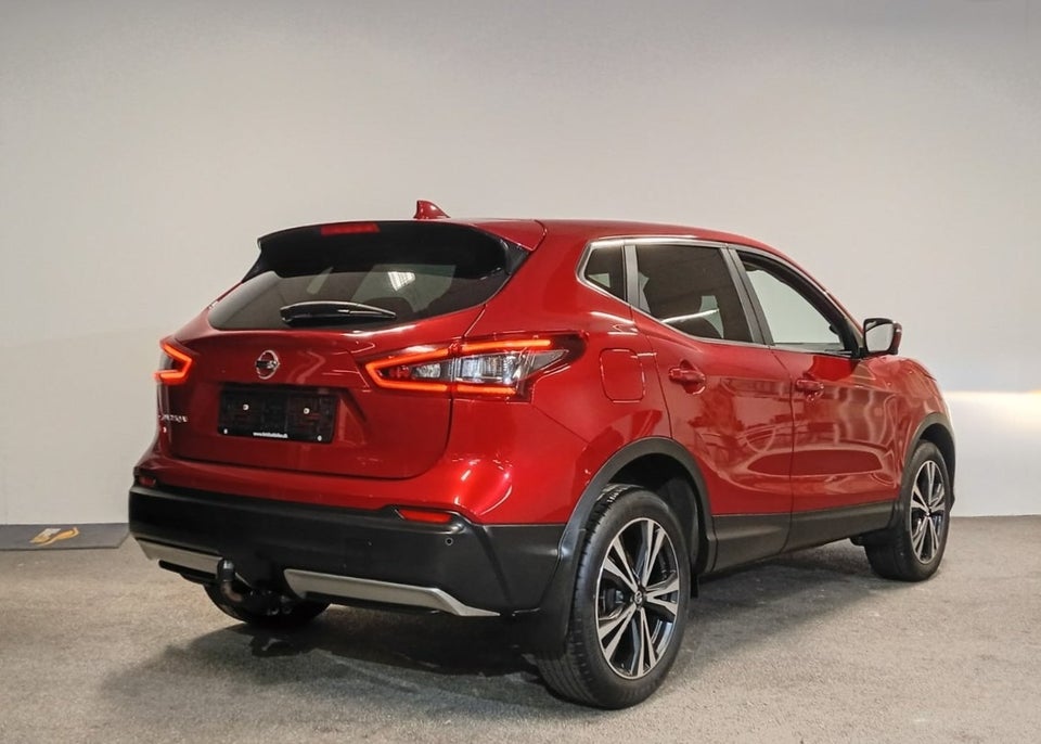 Nissan Qashqai 1,3 Dig-T 140 N-Connecta 5d