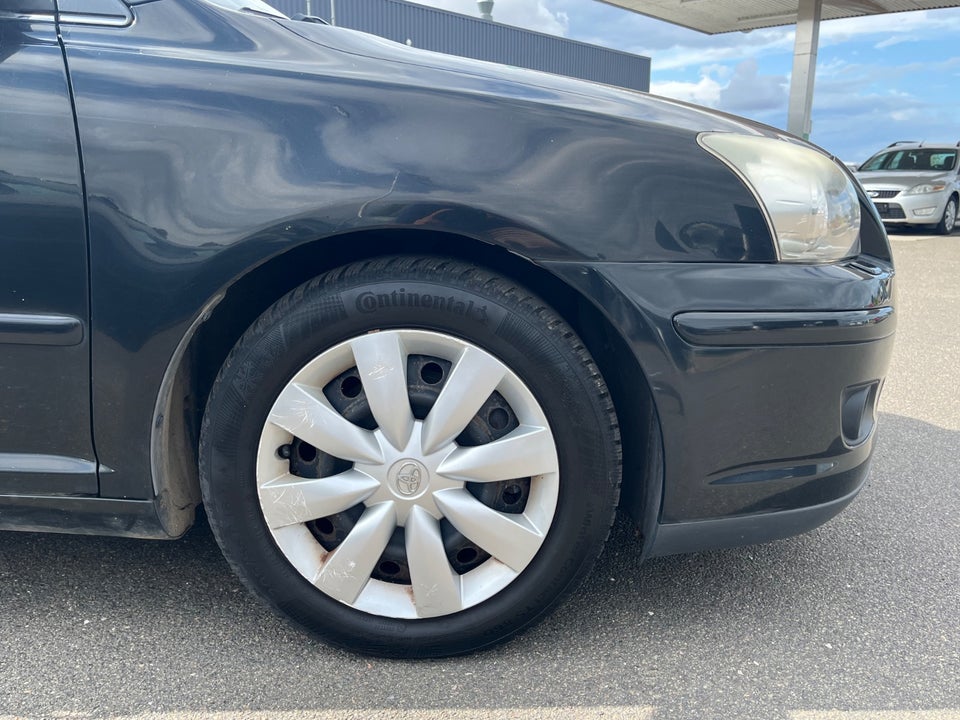 Toyota Avensis 2,0 Sol stc. 5d