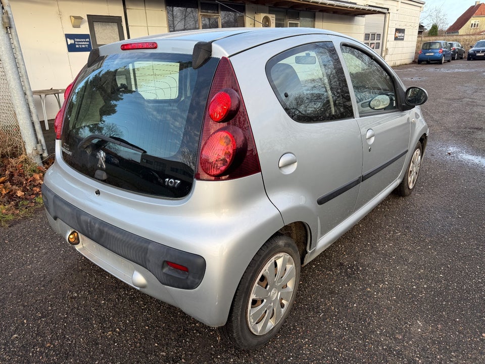 Peugeot 107 1,0 Active 5d