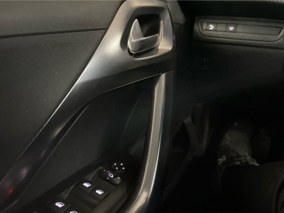 Peugeot 2008 1,5 BlueHDi 100 Prestige 5d