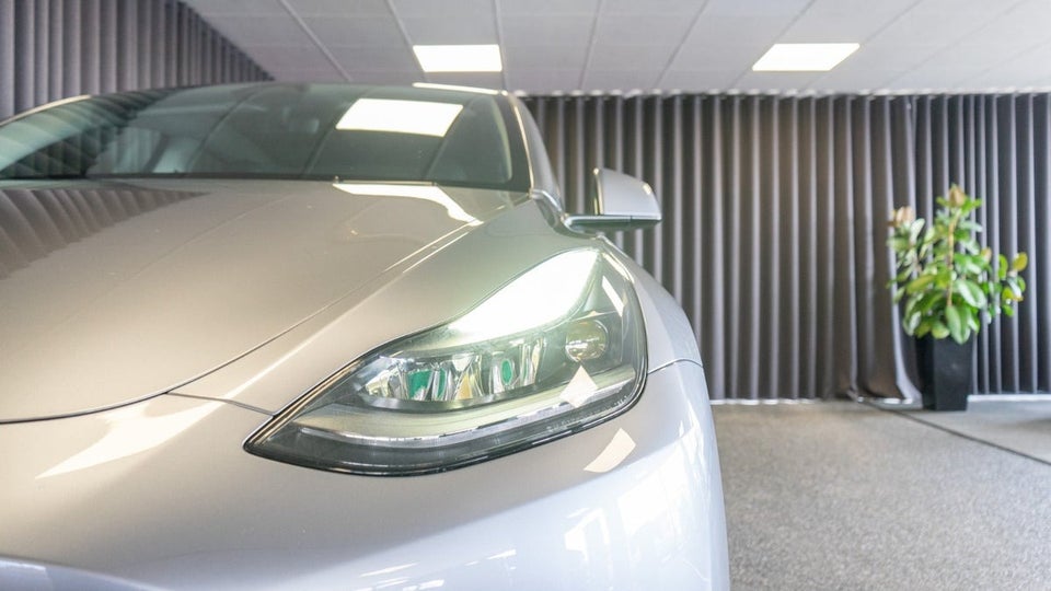 Tesla Model Y RWD 5d