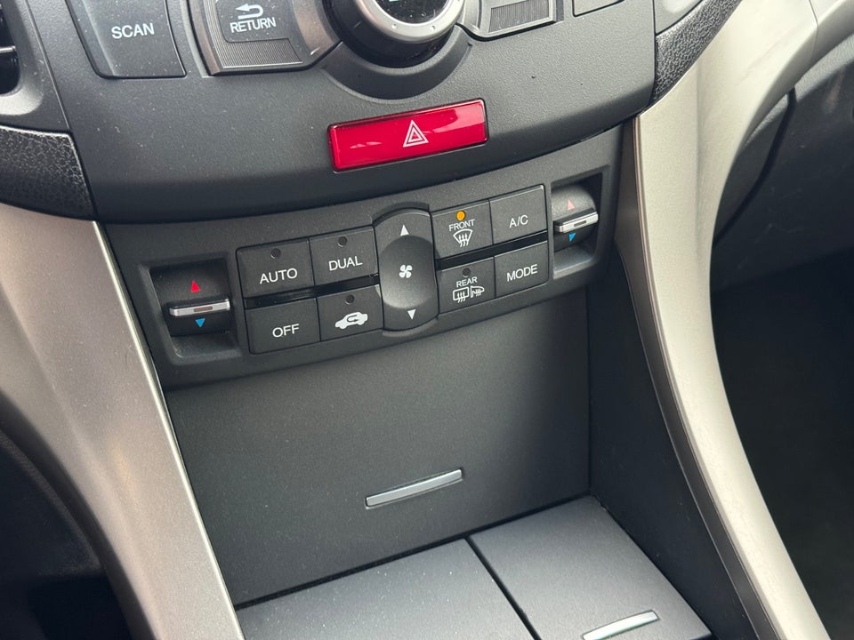 Honda Accord 2,2 i-DTEC Elegance Tourer 5d