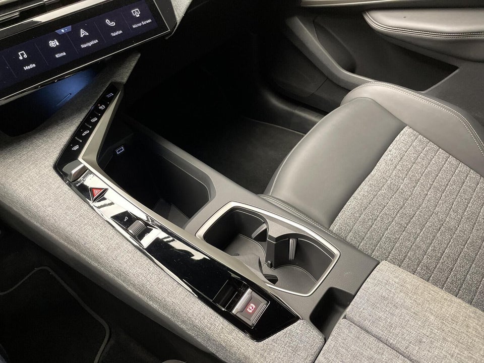 Peugeot e-5008 77 Allure 7prs 5d