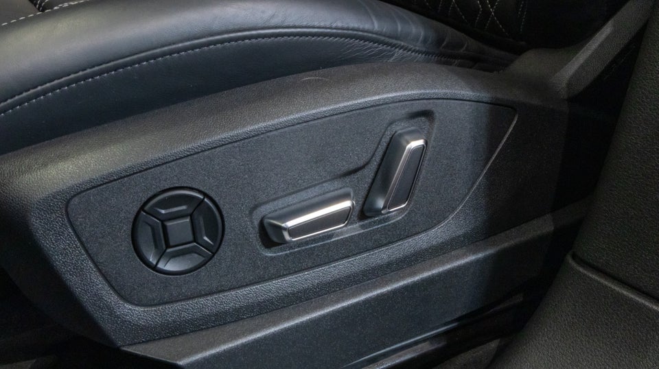 Audi e-tron 55 S-line quattro 5d