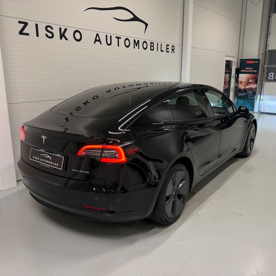 Tesla Model 3 Long Range AWD 4d