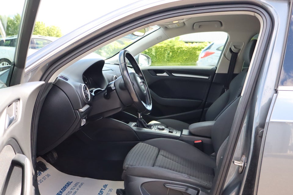 Audi A3 1,4 TFSi 125 Attraction Sportback 5d