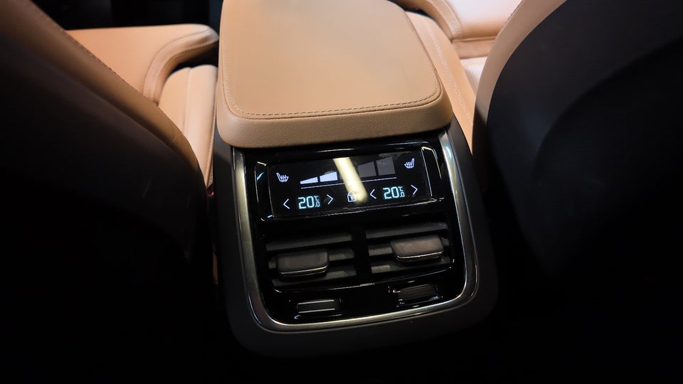 Volvo XC90 2,0 T8 ReCharge Ultimate Dark aut. AWD 7prs 5d