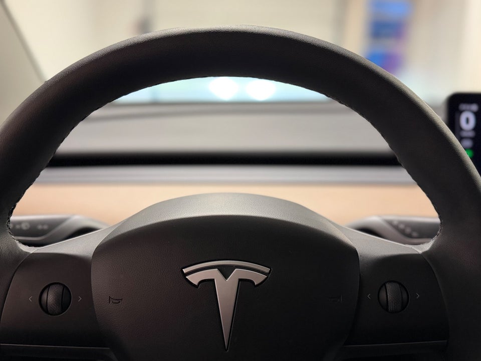 Tesla Model 3 Long Range AWD 4d