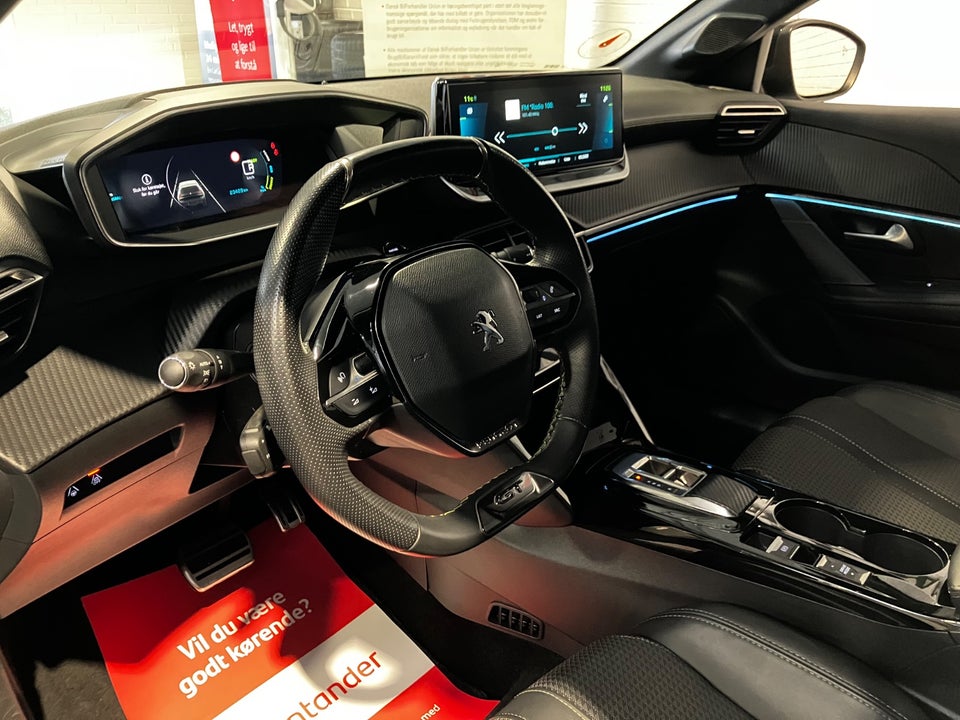 Peugeot e-208 50 GT 5d