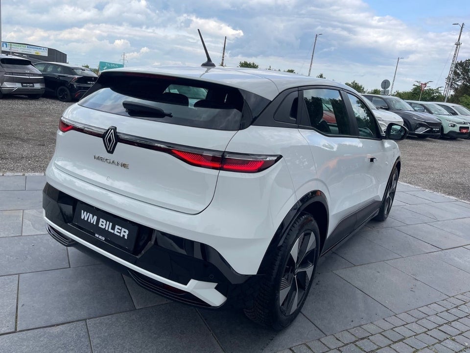 Renault Megane E-Tech 40 Equilibre 5d
