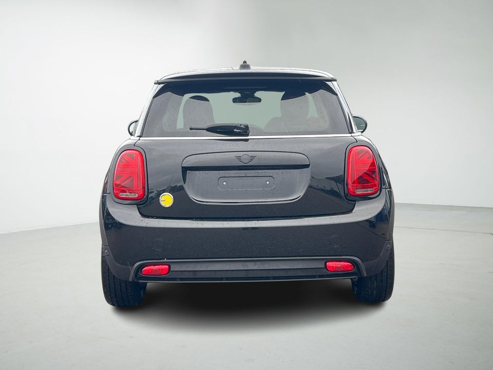 MINI Cooper SE Essential 3d