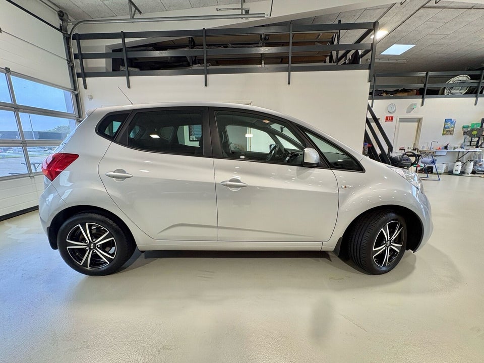 Kia Venga 1,4 CRDi 90 Spring 5d