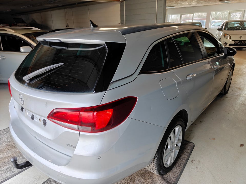 Opel Astra 1,6 CDTi 110 Dynamic Sports Tourer 5d