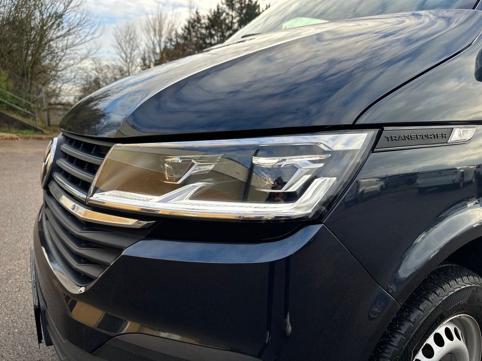 VW Transporter 2,0 TDi 150 Kassevogn DSG kort