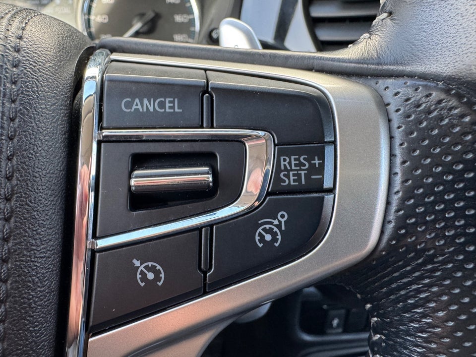 Mitsubishi Outlander 2,4 PHEV Intense CVT 4WD 5d