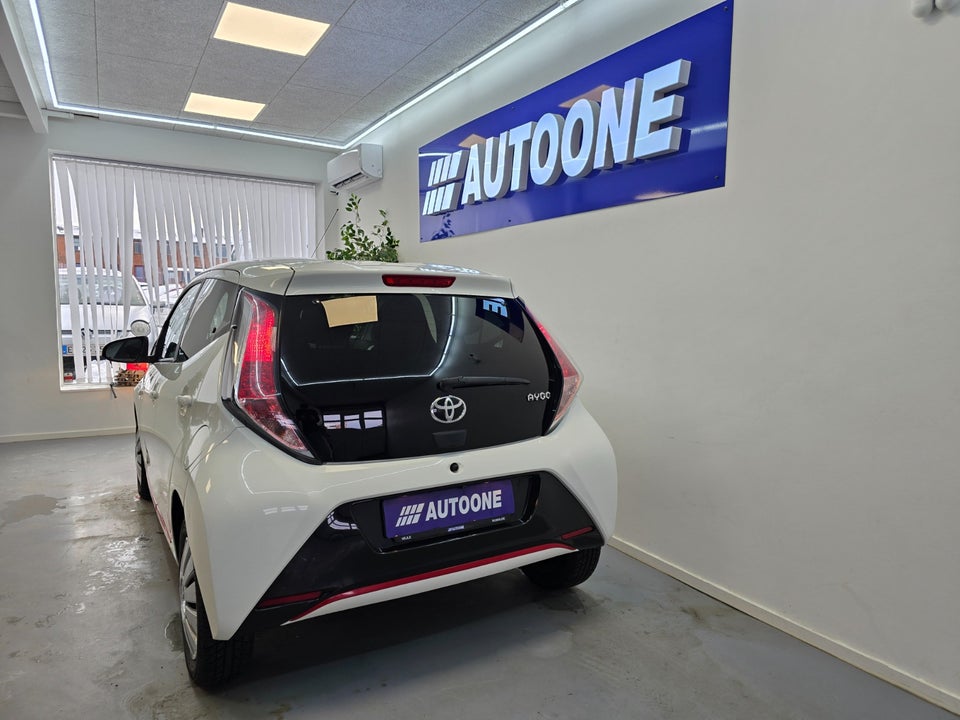 Toyota Aygo 1,0 VVT-i x-pression 5d