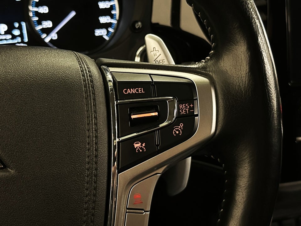 Mitsubishi Outlander 2,4 PHEV Luxury CVT 4WD 5d