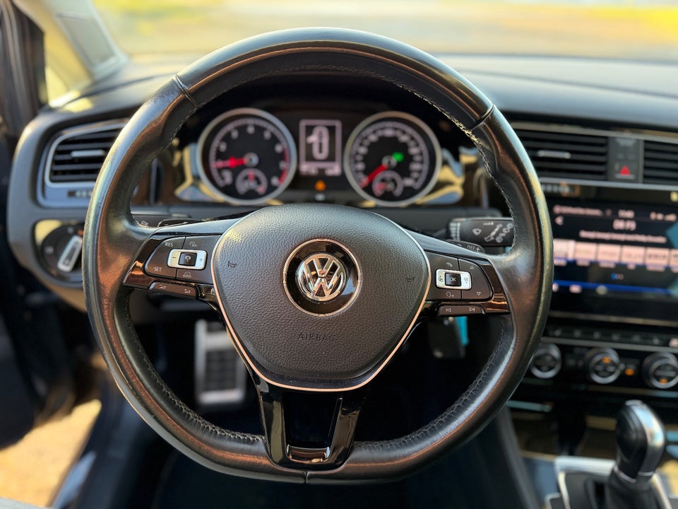 VW Golf VII 1,5 TSi 130 Highline Variant 5d