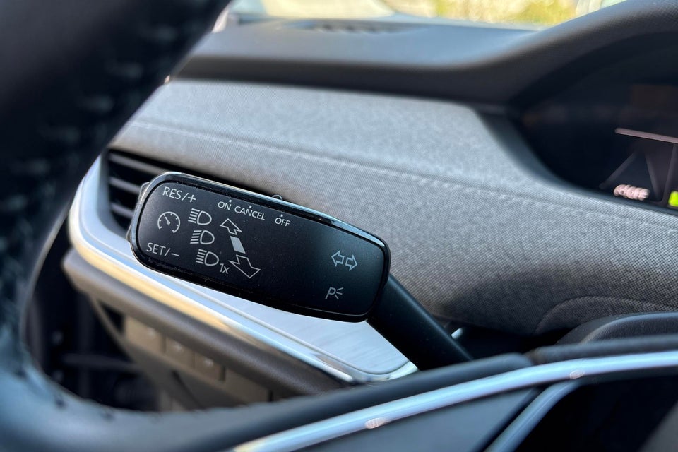 Skoda Enyaq 60 iV Loft 5d