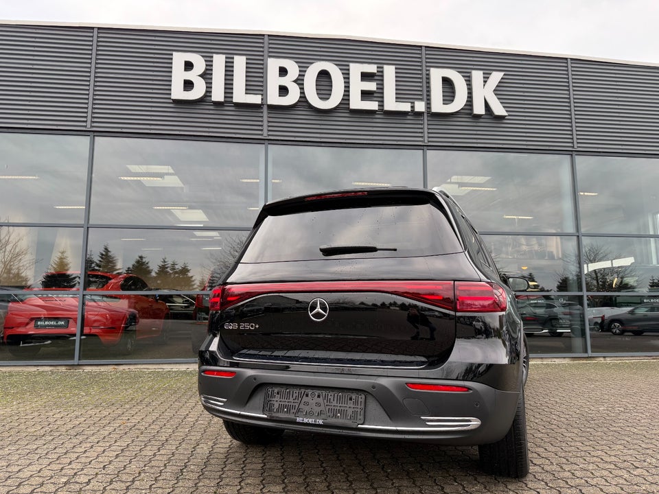 Mercedes EQB250+ Progressive 5d