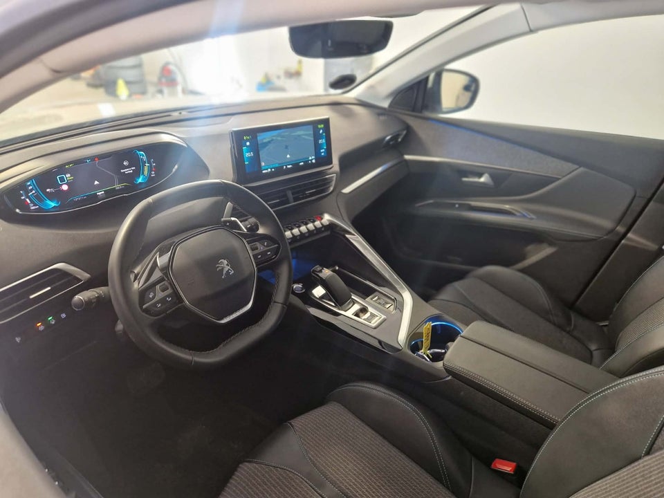 Peugeot 3008 1,6 Hybrid First Selection EAT8 5d