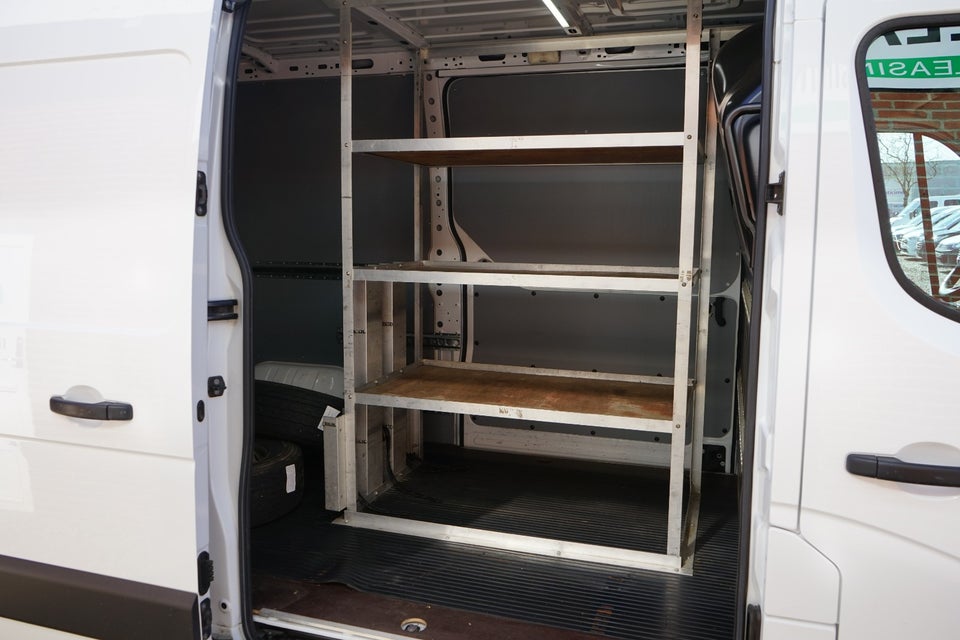 Renault Master IV T33 2,3 dCi 150 L2H2 Kassevogn