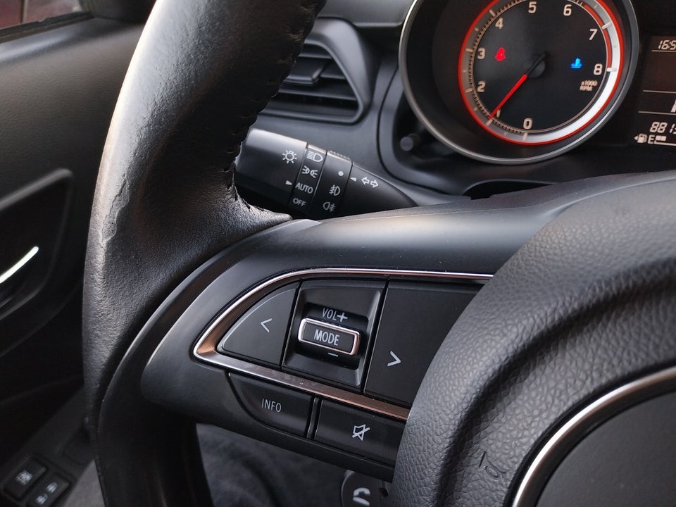 Suzuki Swift 1,2 Dualjet Action CVT 5d