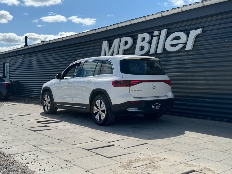 Mercedes EQB250+ Progressive 5d