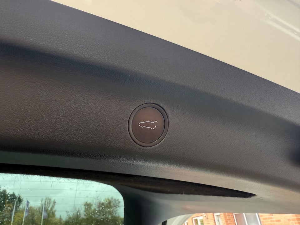 Tesla Model Y Long Range AWD 5d