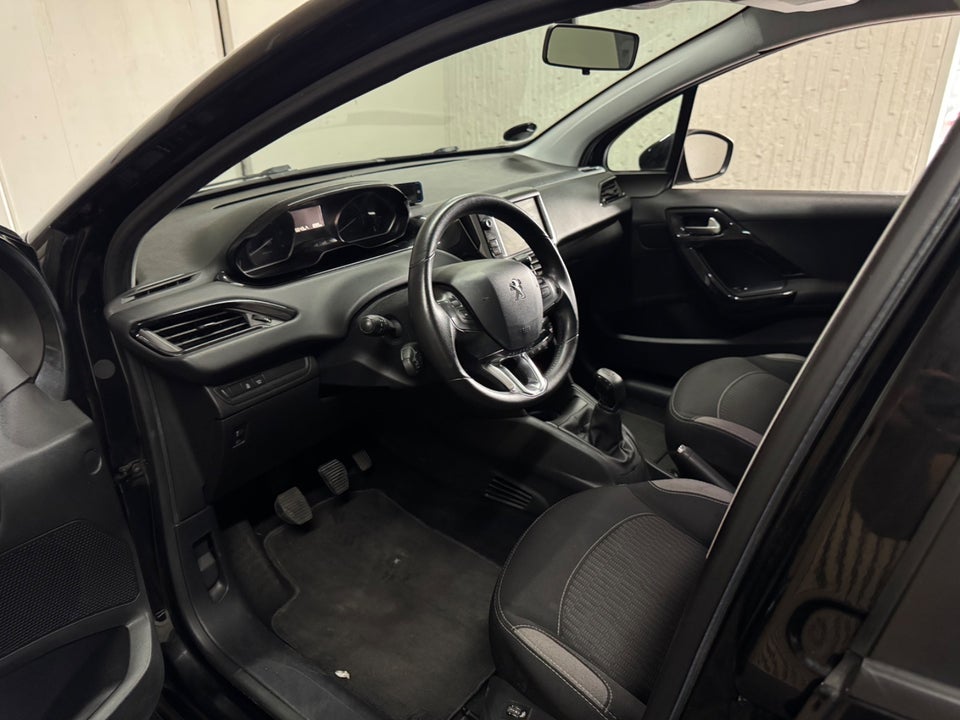 Peugeot 208 1,6 BlueHDi 100 Desire Sky 5d
