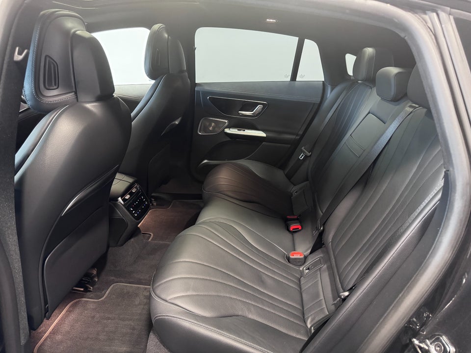 Mercedes EQE300 AMG Line Premium Plus 4d