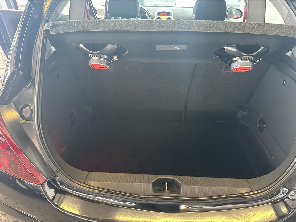 Opel Corsa 1,6 GSi 3d