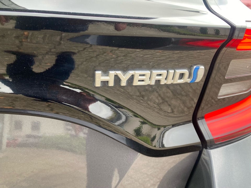 Toyota Yaris 1,5 Hybrid Active Tech Design e-CVT 5d