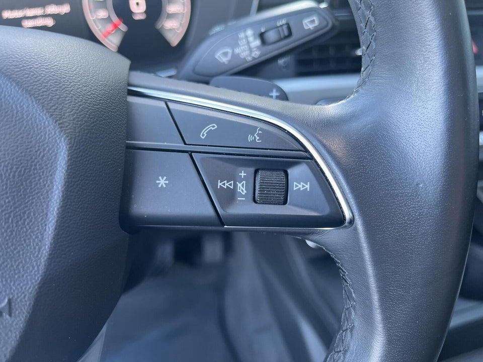 Audi A4 40 TFSi Prestige Avant S-tr. 5d