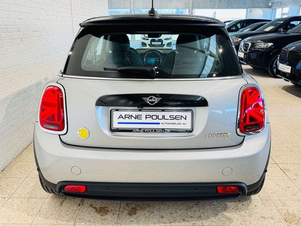 MINI Cooper SE Classic Trim 3d