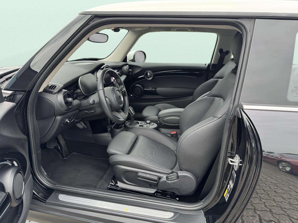 MINI Cooper SE Classic Trim 3d