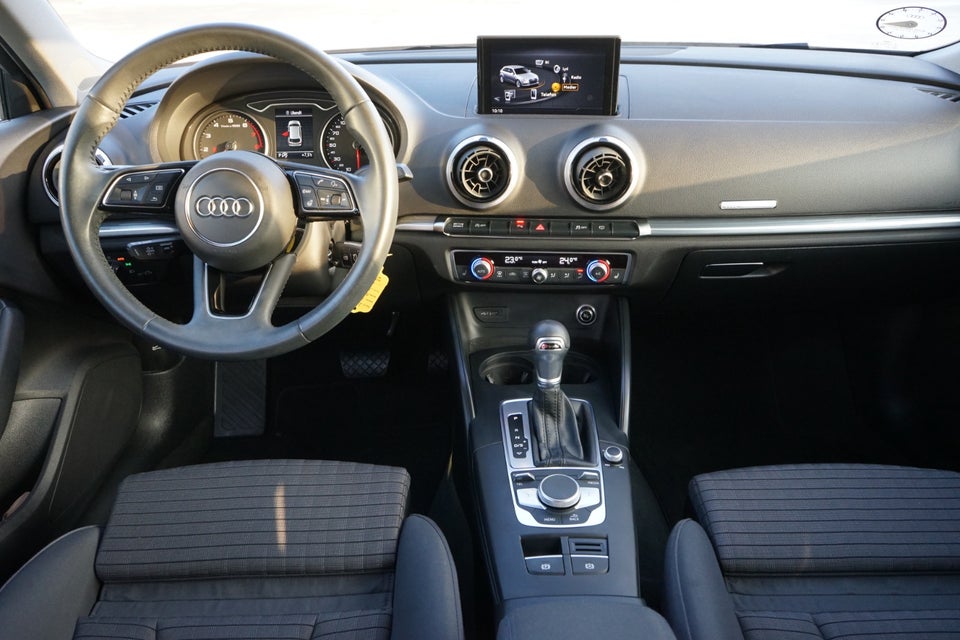 Audi A3 35 TFSi S-line Sportback 5d