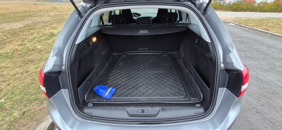 Peugeot 308 1,6 BlueHDi 120 Allure SW EAT6 5d