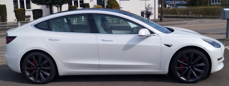 Tesla Model 3 Performance AWD 4d