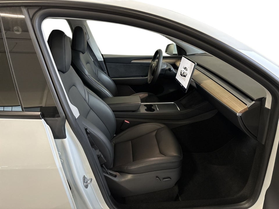 Tesla Model Y RWD 5d