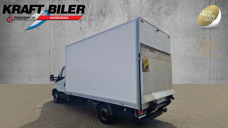 Iveco Daily 3,0 35S18 Box m/lift AG8 2d