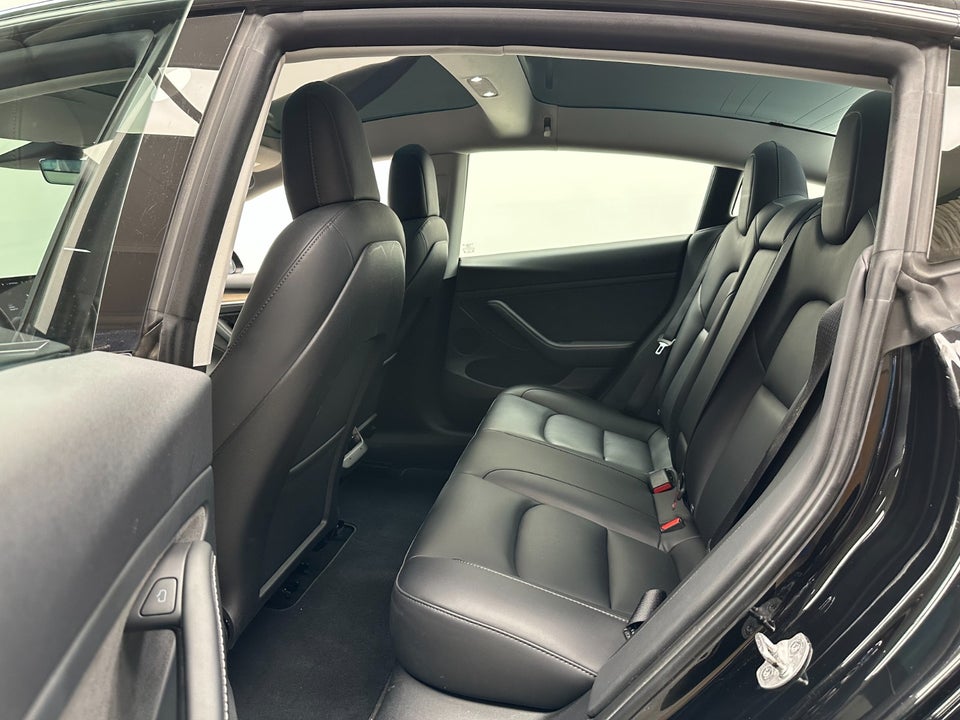 Tesla Model 3 Long Range RWD 4d