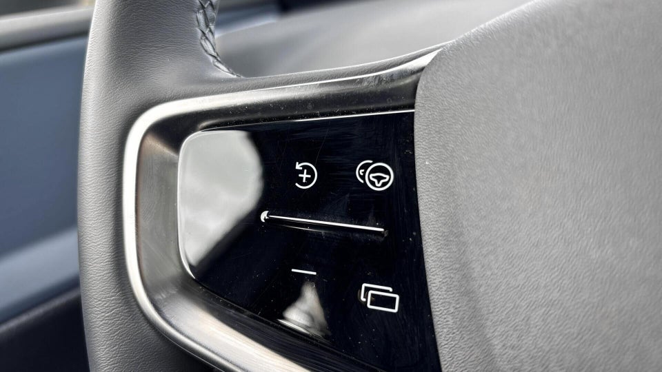 Volvo EX30 Standard Range Plus 5d